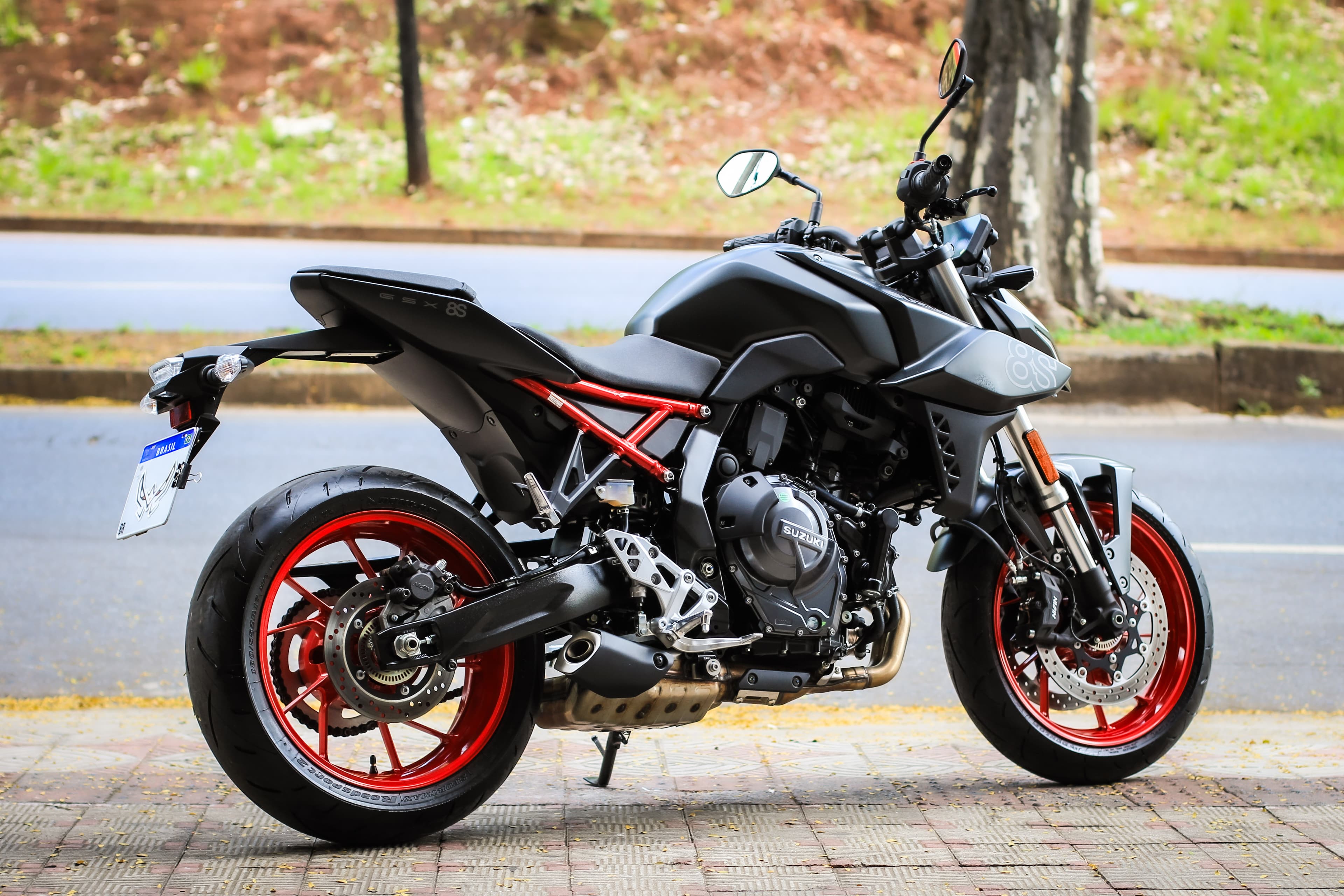 GSX-8S - Imagem 4