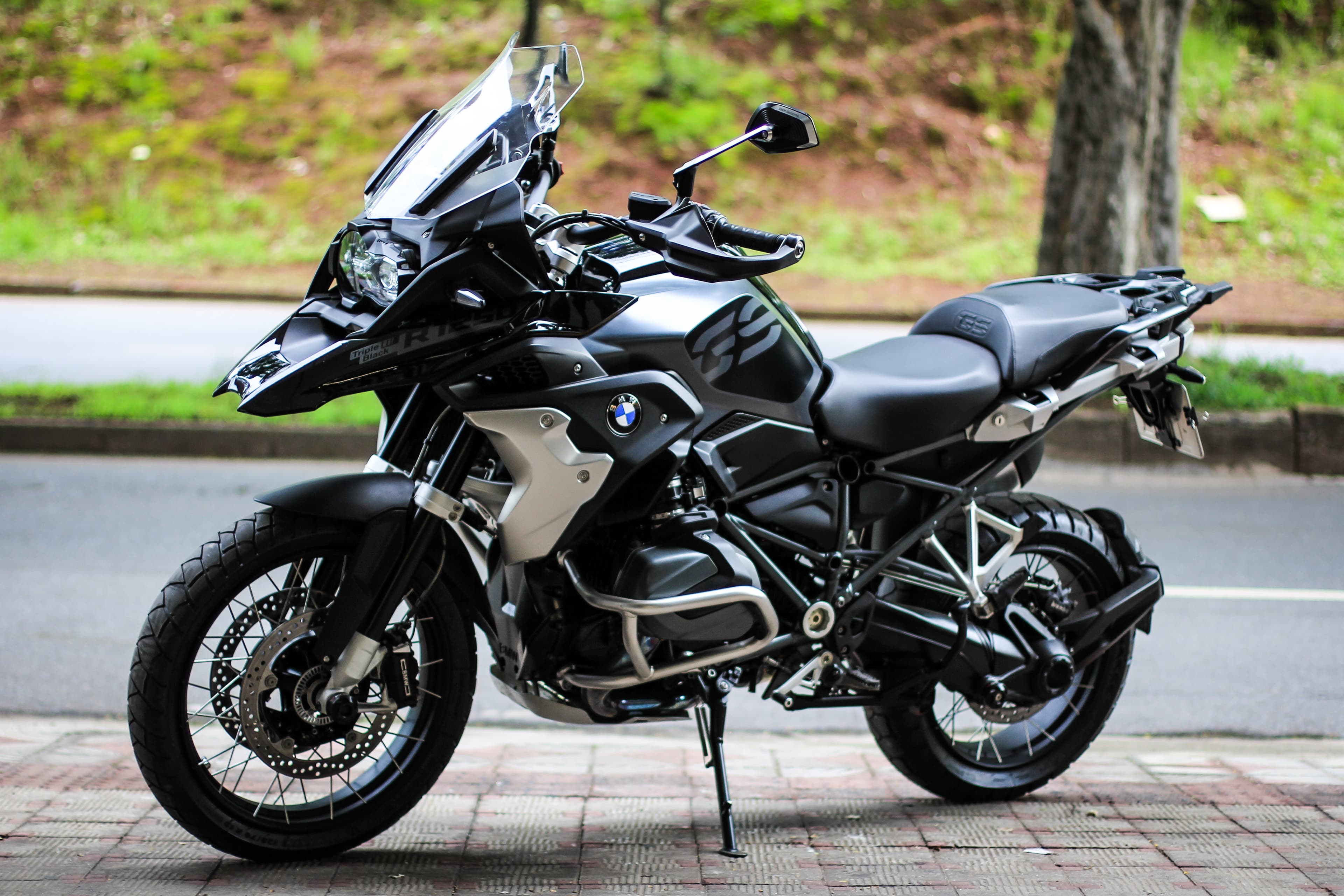 R 1250GS Premium Triple Black - Imagem 3